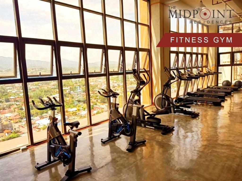 2 Bedroom Condo @ Midpoint Residences W/ City View マンダウエ・シティ エクステリア 写真